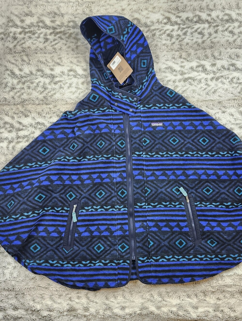 BNWT Womens' Patagonia Lightweight Synchilla Poncho, Size M/L